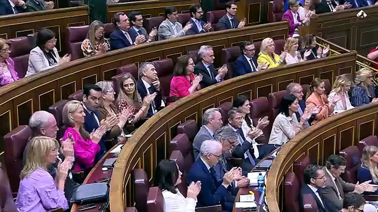 Tellado se descojona de un PSOE hasta la ‘Zeja’ de corrupción sanchista: “Van a escuchar unas sirenas, no se asusten”