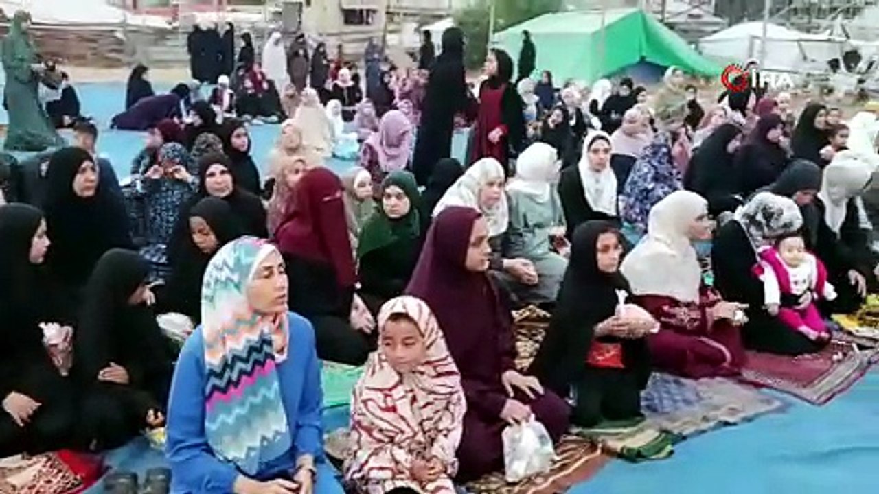 Gazze’de buruk bayram namazı