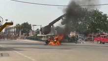 Ayodhya Shock! CNG Auto Bursts Into Flames, Devotees Escape | WATCH