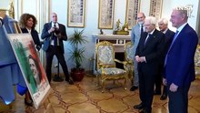 80 anni della Repubblica, presentato a Mattarella il francobollo commemorativo