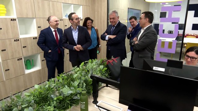 El alcalde de Sevilla destaca el papel de CaixaBank Tech en el futuro de la banca europea