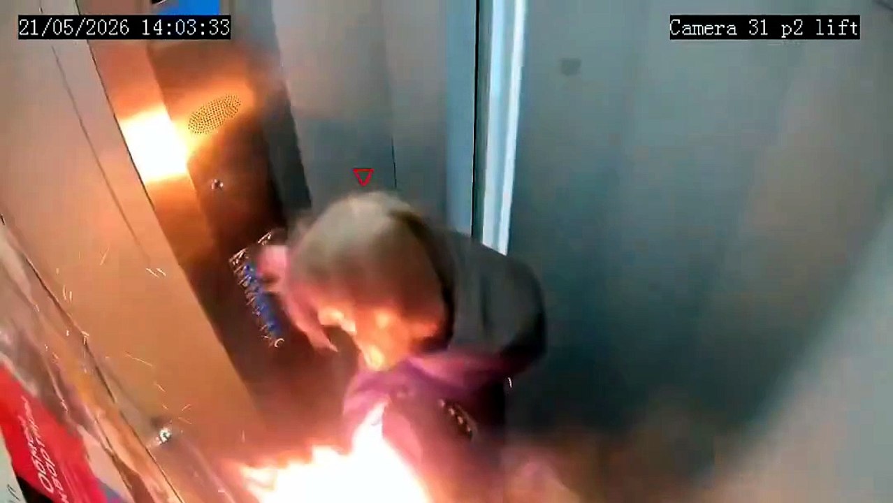 Une batterie externe prend feu dans un ascenseur en Russie, une femme s’en sort indemne