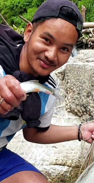 cast net fishing in Nepal |