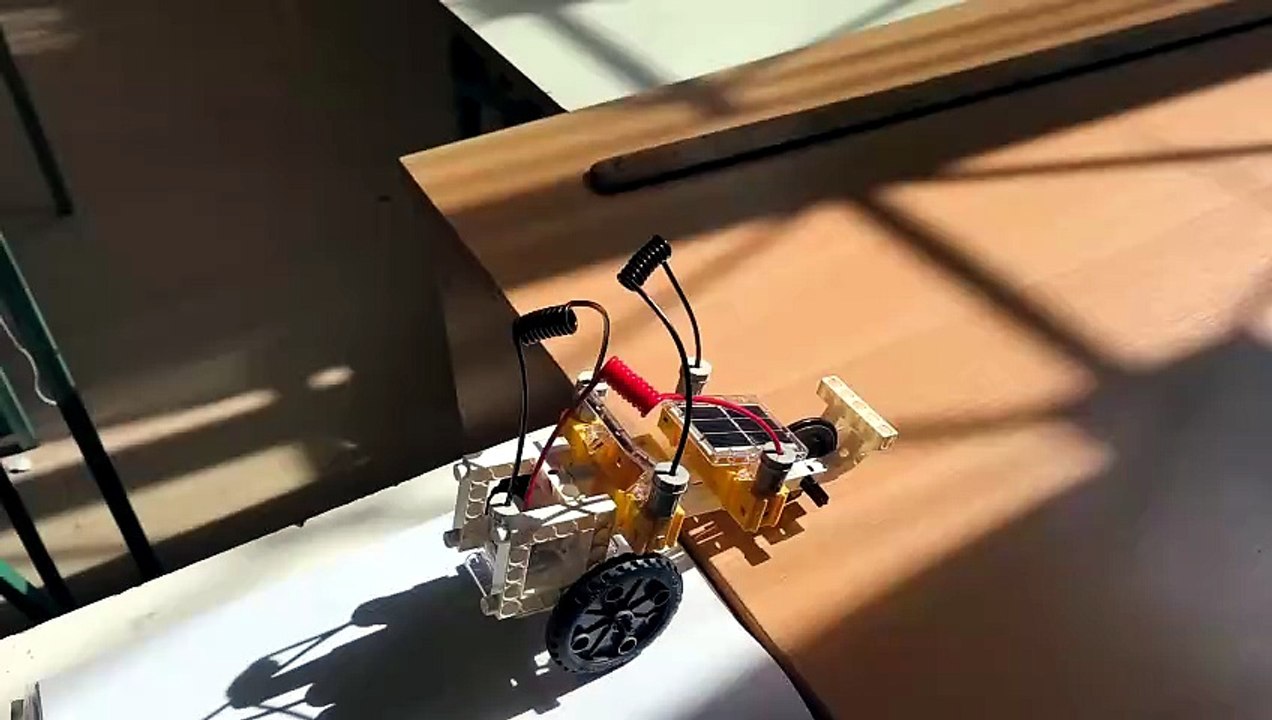 STEM Solar Robotics - Building a Light Powered Solar Car Part 1