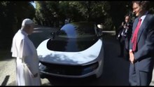 La nuova Ferrari Luce tra polemiche e mercati