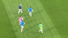 La emoción de la afición a la salida del calentamiento del Rayo en su primera final europea