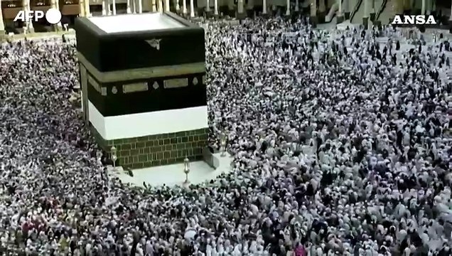 Pellegrinaggio alla Mecca, il rito del Tawaf attorno alla Kaaba