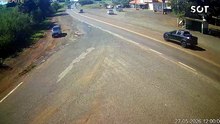 Casal de idosos morre em grave acidente entre carro e caminhões na BR-369, em Jandaia do Sul