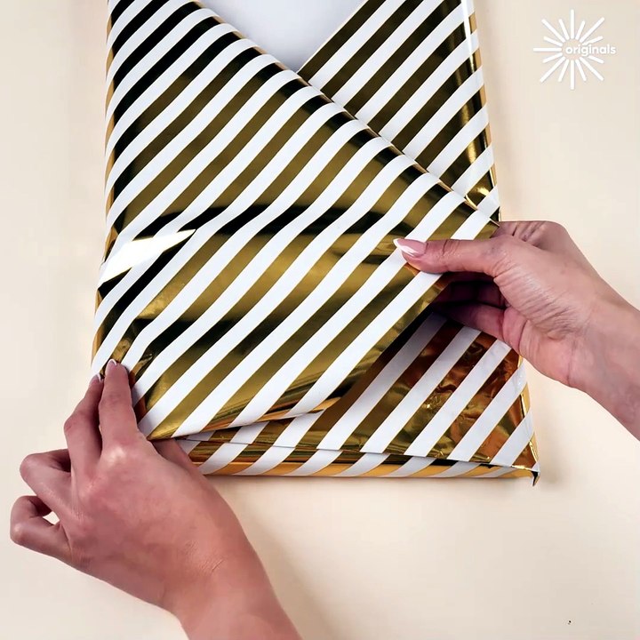Wrap gifts like a pro without tape! 💯