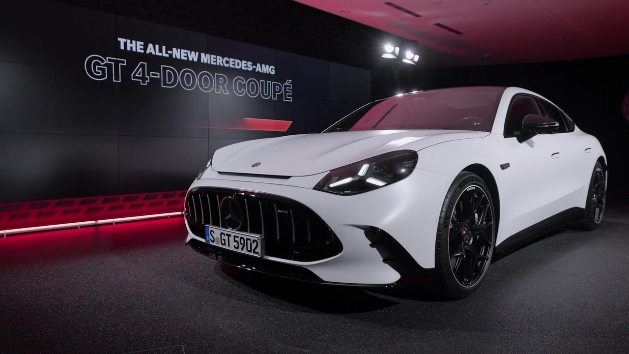 Das neue Mercedes-AMG GT 4-Türer Coupé - Die Vordersitze bieten Sportlichkeit mit ausgeprägtem Seitenhalt