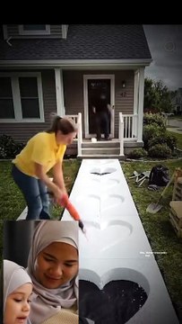 Heart-Shaped Garden Path | Beautiful DIY Walkway Idea #GardenPath #HeartShape #DIYGarden #GardenDecor #OutdoorDecor #LandscapeDesign #GardenIdeas #CreativeDIY #HomeGarden #CraftlyDIY
