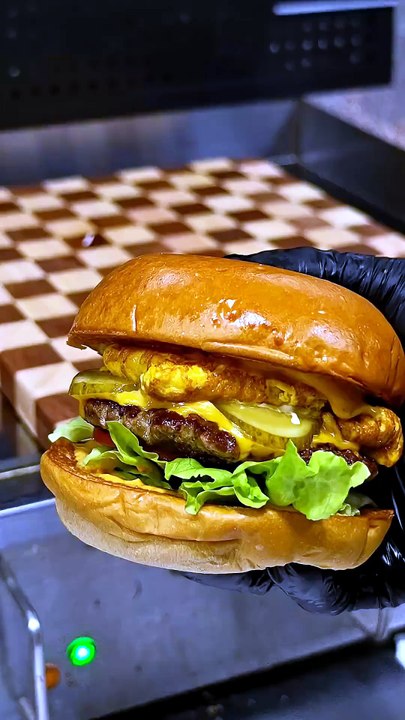 The process of making delicious Beef  Hamburger