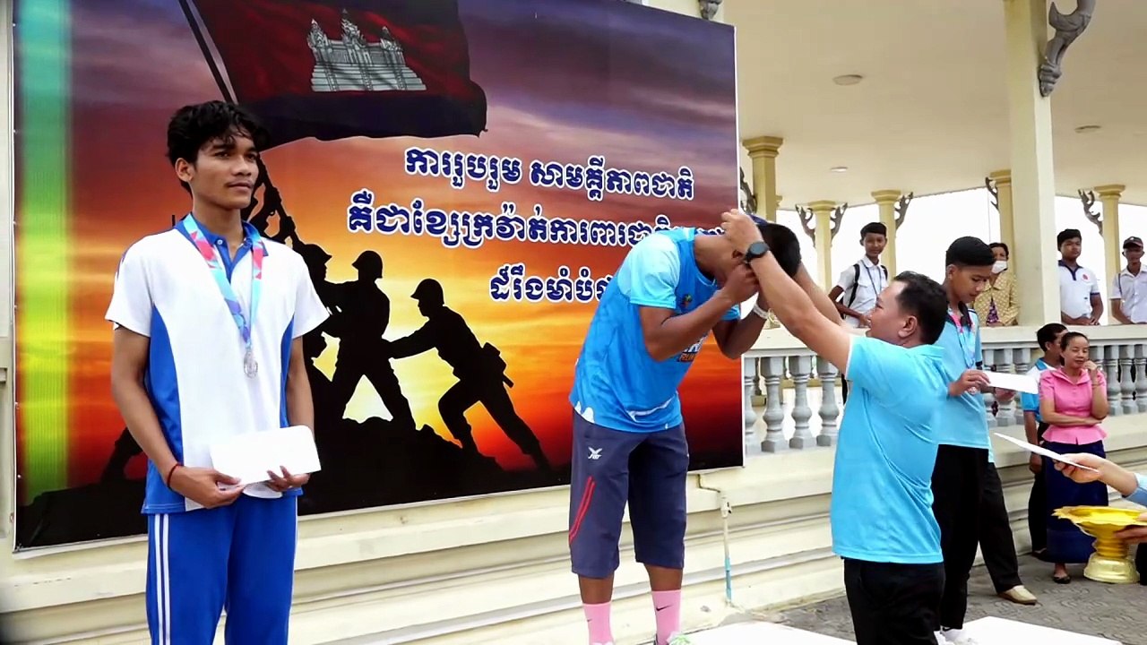 ក្រោយគ្រងមេដាយជើងឯកខេត្តកណ្តាល កីឡាការិនីស្រុកមុខកំពូល ប្តេជ្ញាពង្រឹងសមត្ថភាពឆ្ពោះទៅការប្រកួតថ្នាក់ជាតិ