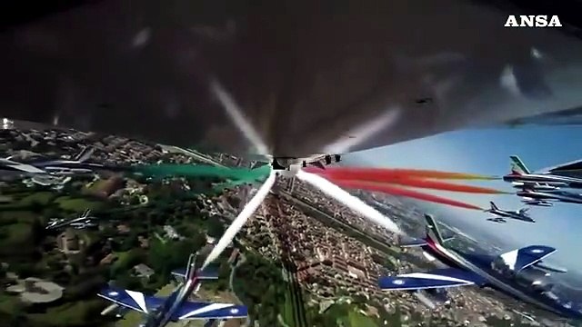 Frecce Tricolori sorvolano le regioni, Guerini: Messaggio di speranza