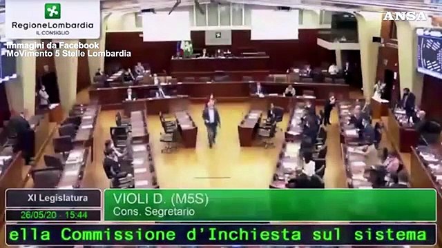 Lombardia, bagarre in Consiglio regionale: M5S chiede le dimissioni di Gallera