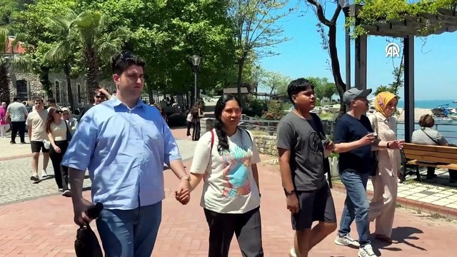 Nüfusu 6 bindi, 100 bini aştı! Amasra'ya bayram tatilinde turist akını