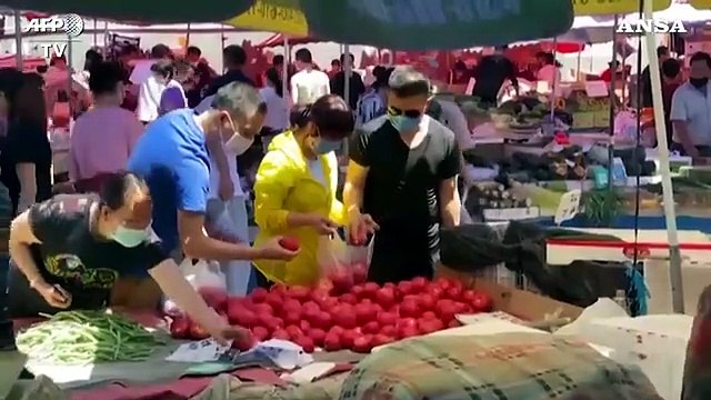 Coronavirus, a Pechino mercati affollati nonostante l'allarme di nuovi focolai
