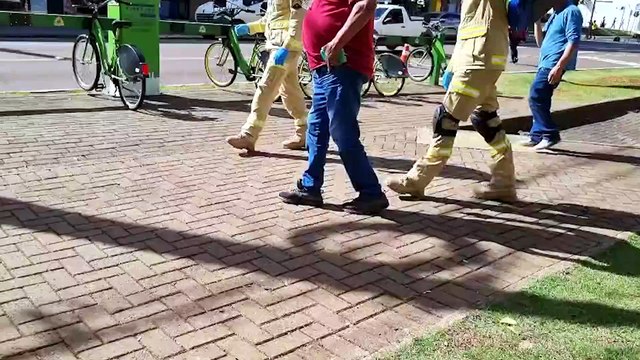 Idoso cai na calçada e é socorrido pelo Siate na Avenida Brasil, em Cascavel