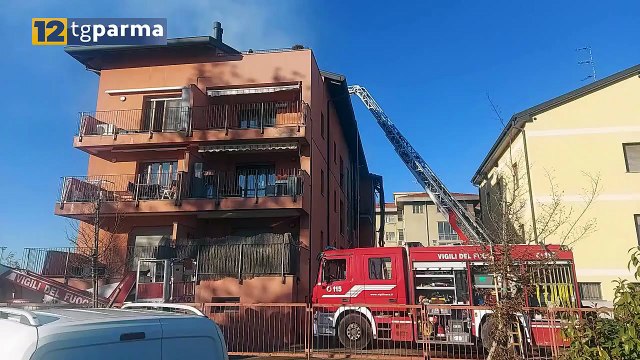 INCENDIO IN UNA PALAZZINA IN STRADA BAGANZOLA: DANNI INGENTI, FAMIGLIE EVACUATE | INCENDIO IN UNA PALAZZINA IN STRADA BAGANZOLA: DANNI INGENTI, FAMIGLIE EVACUATE