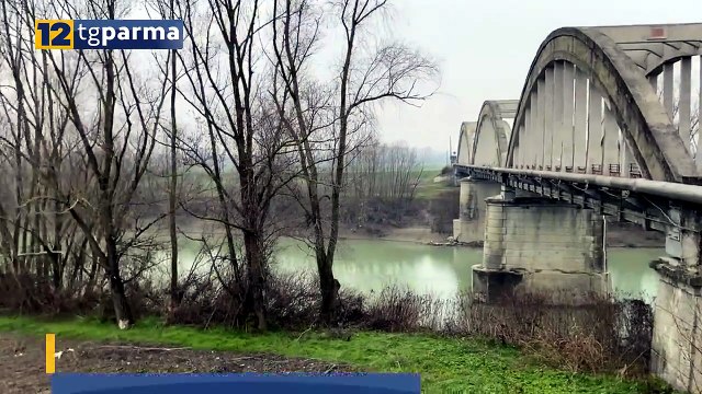 TARO, PULITO L'ALVEO SOTTO IL PONTE DI GRAMIGNAZZO | TARO, PULITO L'ALVEO SOTTO IL PONTE DI GRAMIGNAZZO