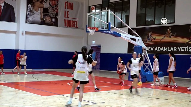 20 Yaş Altı Ümit Kız Basketbol Milli Takımı Avrupa Şampiyonası için Çanakkale'de kampa girdi | Ajansspor | AA