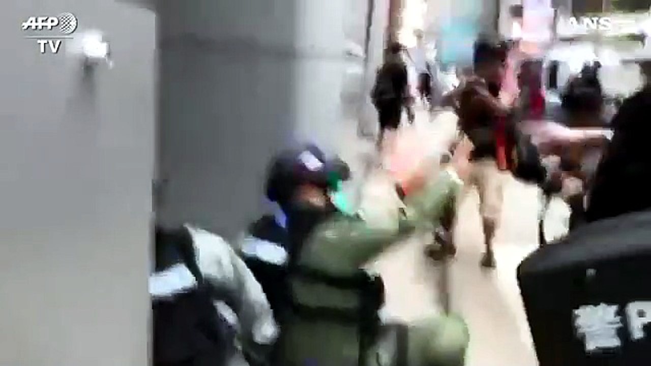 Hong Kong, altra giornata di proteste: decine di arresti fra i manifestanti