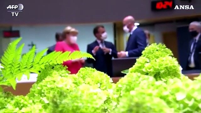 Consiglio Ue, i 27 capi di Stato e di governo riuniti per i negoziati sul Recovery Fund