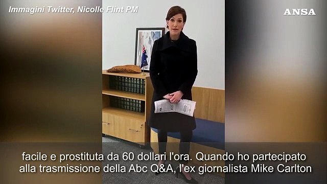 Australia, parlamentare si difende a chi la critica per il look