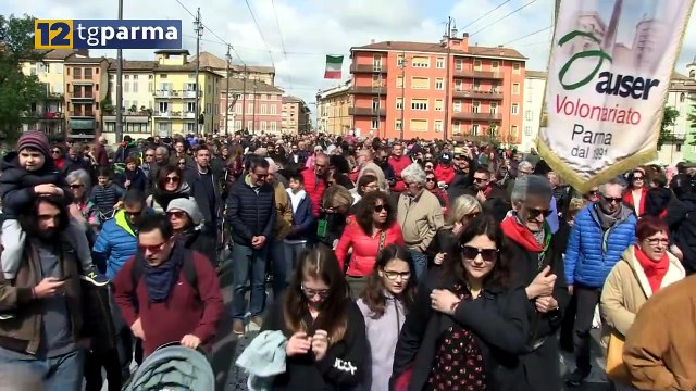 25 APRILE, MIGLIAIA DI PERSONE IN CORTEO PER LE VIE DEL CENTRO | 25 APRILE, MIGLIAIA DI PERSONE IN CORTEO PER LE VIE DEL CENTRO