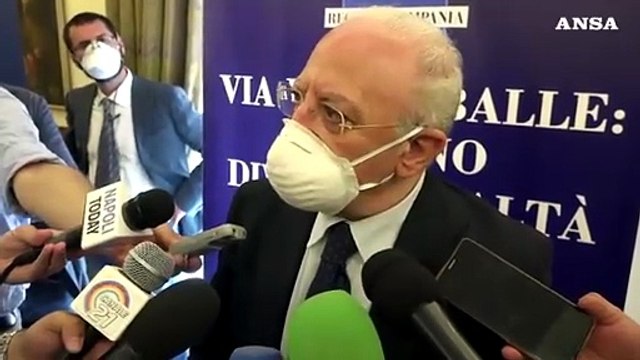 Senza mascherine al chiuso, multe da mille euro a Salerno