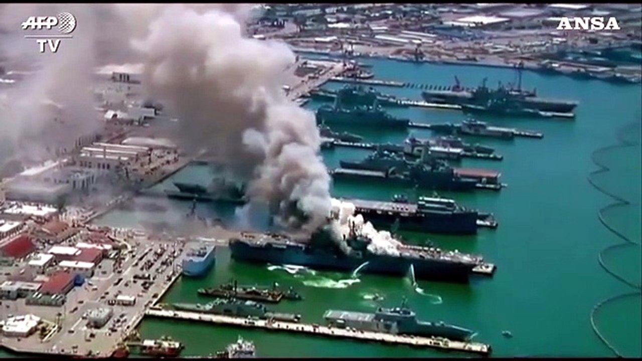 Usa, incendio su una nave della marina militare a San Diego