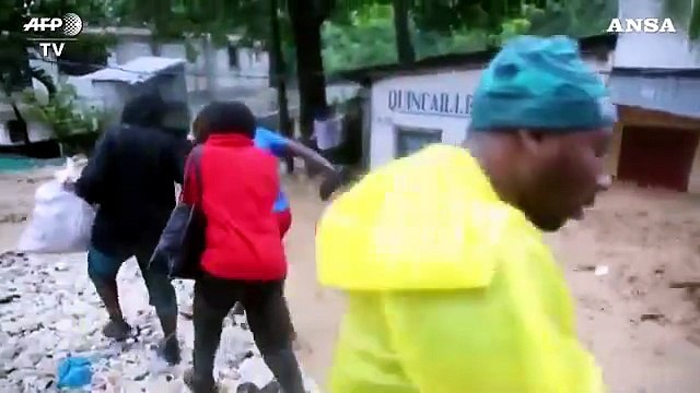 La tempesta tropicale Laura devasta Haiti