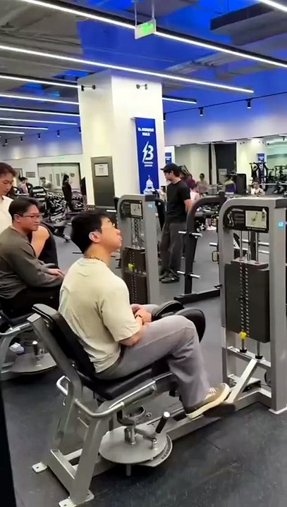 Who hurt this guy ? 😱