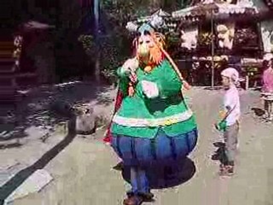 Abraracourcix se prend une grosse crampe lol