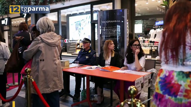 SPETTACOLO EMOZIONANTE CON I CANI ALLA GALLERIA , SABATO GRAN FINALE | SPETTACOLO EMOZIONANTE CON I CANI ALLA GALLERIA , SABATO GRAN FINALE