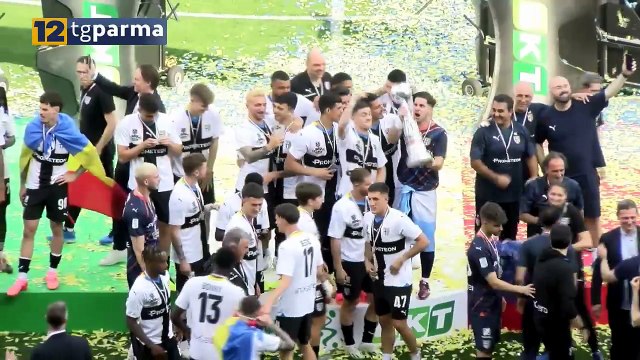 PARMA CALCIO PRIMO IN B, È FESTA CON MIGLIAIA DI TIFOSI | PARMA CALCIO PRIMO IN B, È FESTA CON MIGLIAIA DI TIFOSI