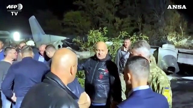 Ucraina, precipita un aereo militare: 20 morti