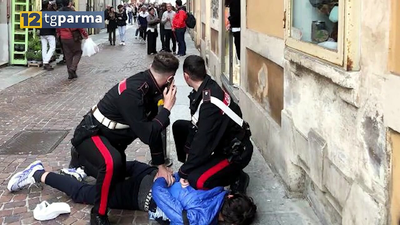 RISSA TRA BABY GANG IN PIAZZA GHIAIA, RESPONSABILI INDIVIDUATI E DENUNCIATI | RISSA TRA BABY GANG IN PIAZZA GHIAIA, RESPONSABILI INDIVIDUATI E DENUNCIATI