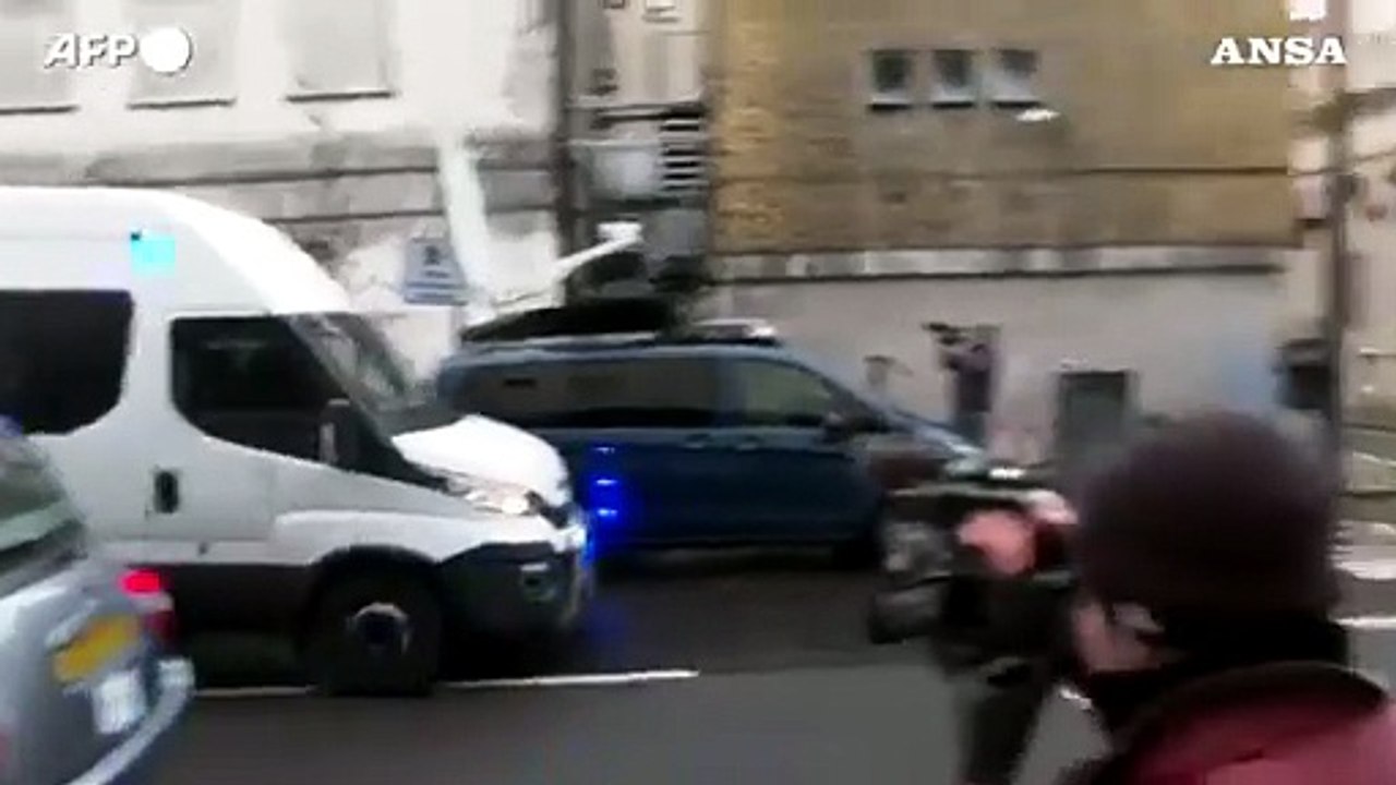 Assange arriva al tribunale di Londra: chiesta la liberta' su cauzione