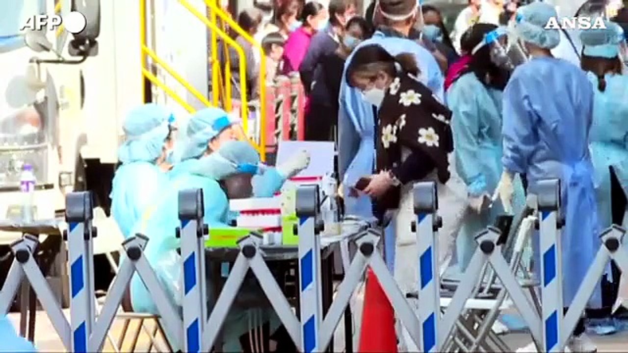 Covid, a Hong Kong due giorni di lockdown per migliaia di cittadini