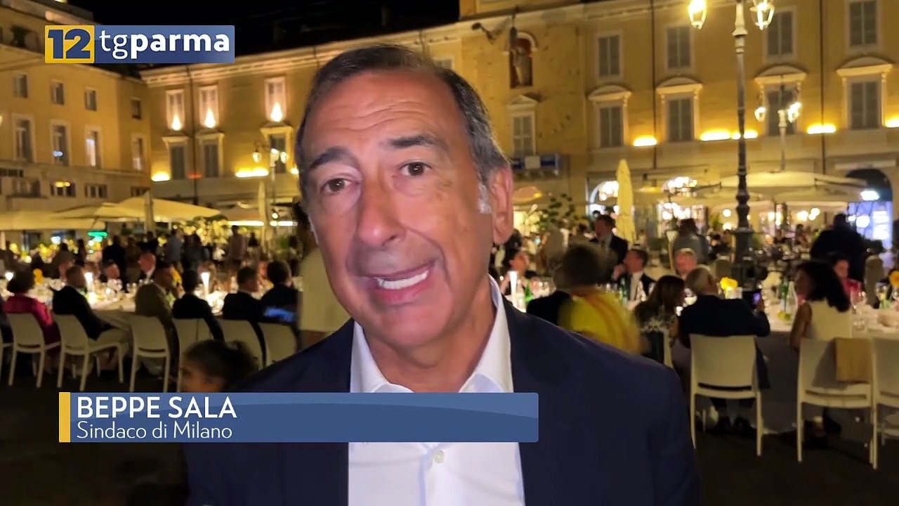 GRANDE SUCCESSO DELLA "CENA DEI MILLE" NEL CENTRO DI PARMA | GRANDE SUCCESSO DELLA "CENA DEI MILLE" NEL CENTRO DI PARMA