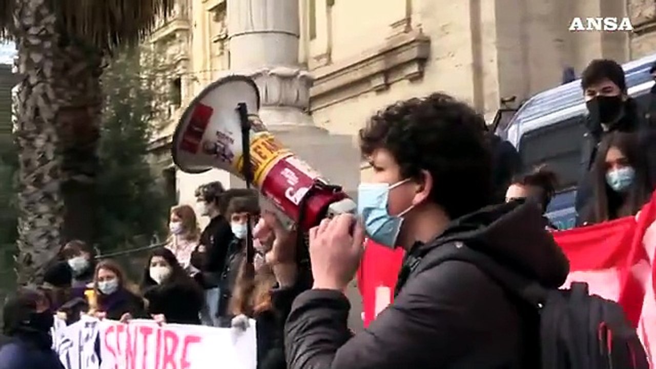Pc spenti per protesta