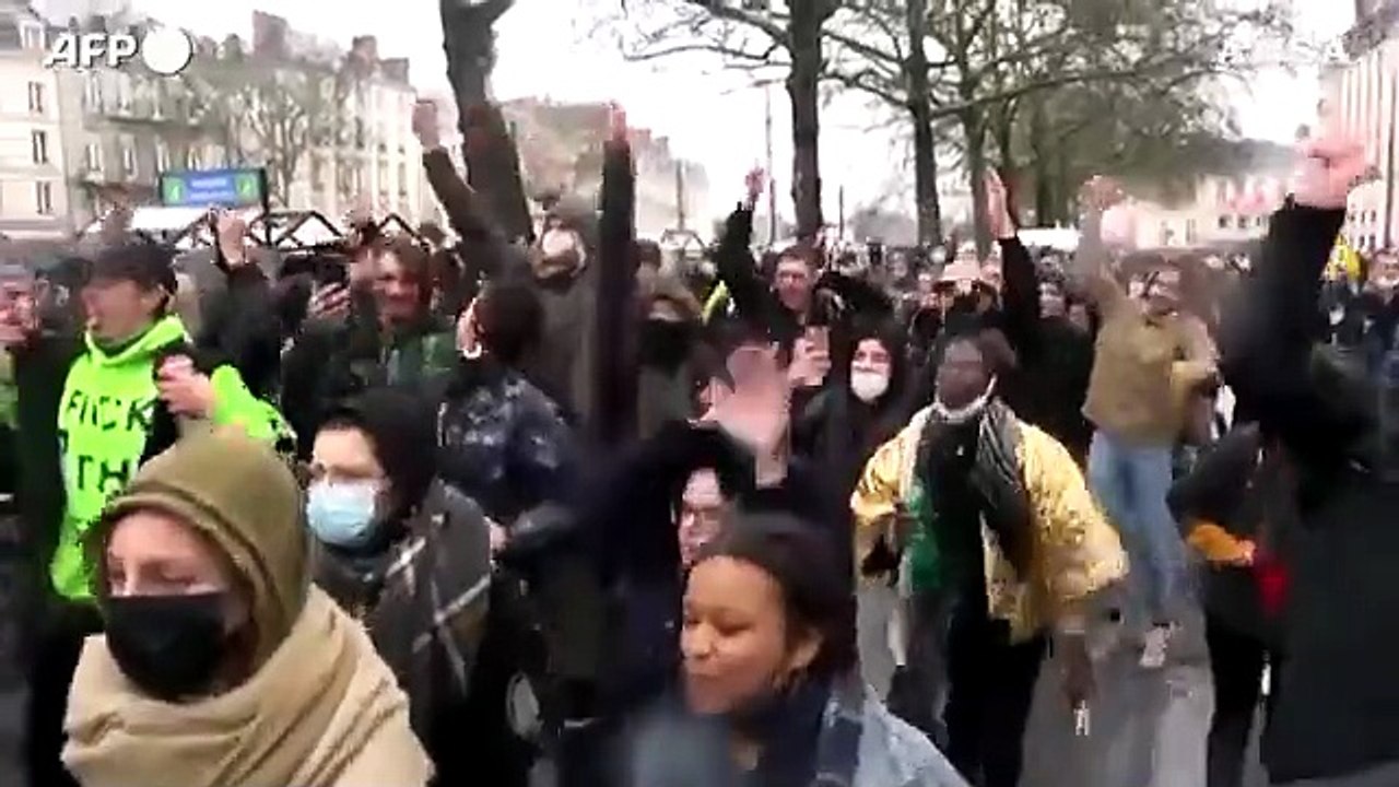 Francia, Nantes: protesta contro la legge sulla sicurezza globale