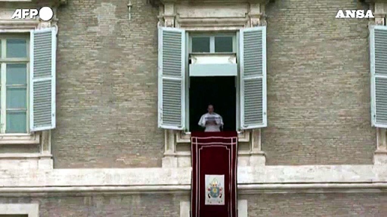 Myanmar, Papa Francesco: "Prego per la convivenza democratica del Paese"