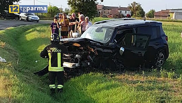 BUSSETO, SCONTRO FRONTALE TRA DUE AUTO: 5 FERITI, 2 GRAVI AL MAGGIORE | BUSSETO, SCONTRO FRONTALE TRA DUE AUTO: 5 FERITI, 2 GRAVI AL MAGGIORE
