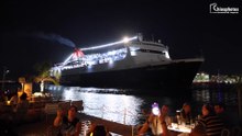 Το μοναδικό μπαρ στην Ελλάδα όπου το πλοίο περνάει μία ανάσα από τους θαμώνες