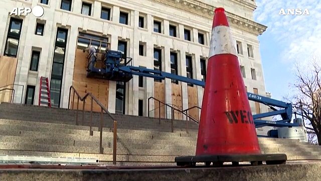 Usa, smantellate le misure di sicurezza per l'insediamento di Biden