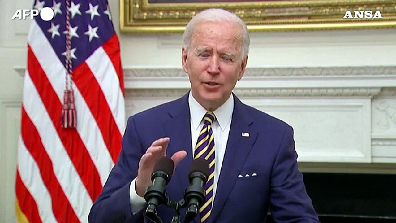 Biden alza il salario minimo, aiuti ai piu' poveri