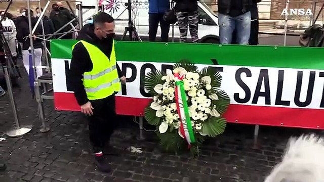 La protesta del mondo dello sport: Come stare in lutto da un anno