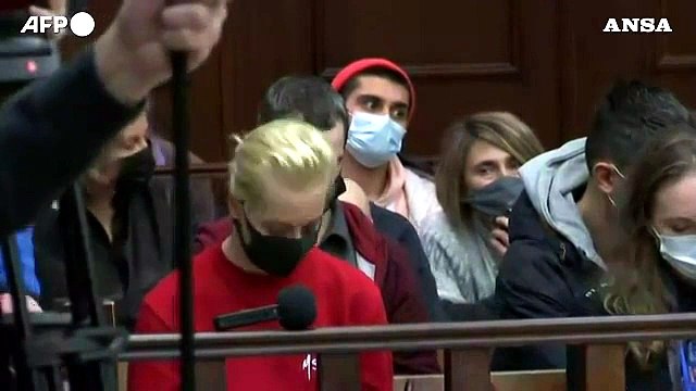 Navalny, condannato a 2 anni e mezzo di carcere